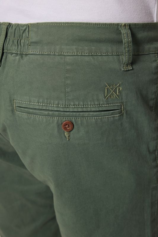 Chino Bermuda shorts, stomach fit