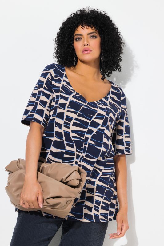 Geometric Wave Print Tee