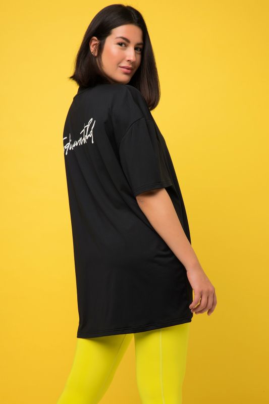 Oversized Shirt mit Schrift hinten