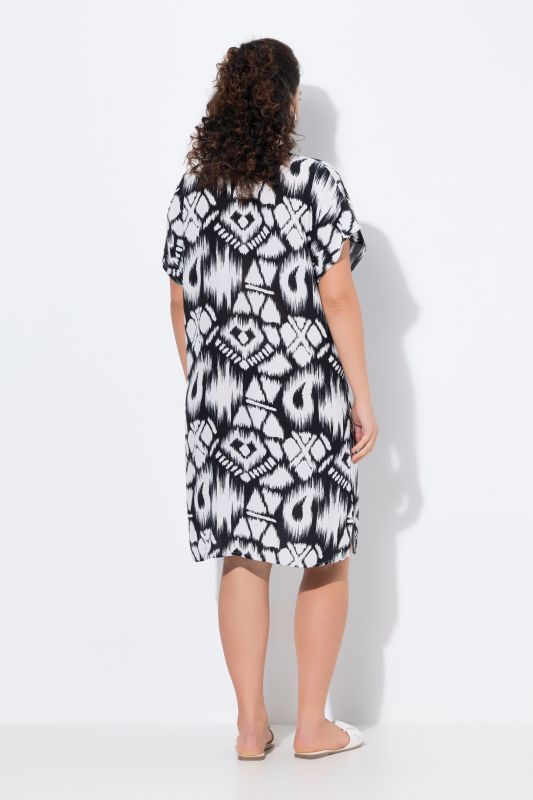 Geometric Print Short Sleeve Split Neck Dress