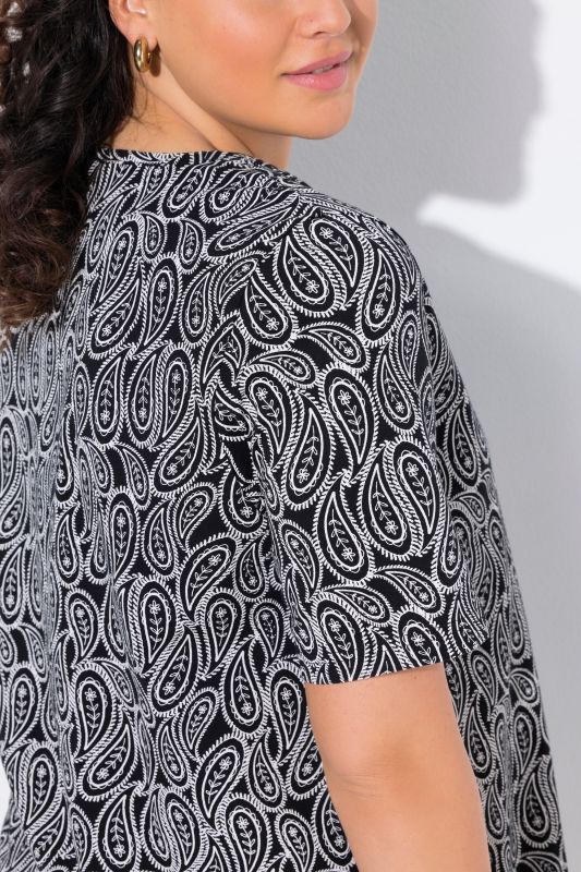 Paisley Short Sleeve V-Neck Tee