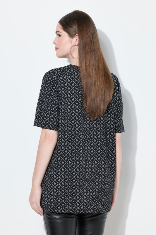 Traditional Print Short Sleeve V-Neck Tee