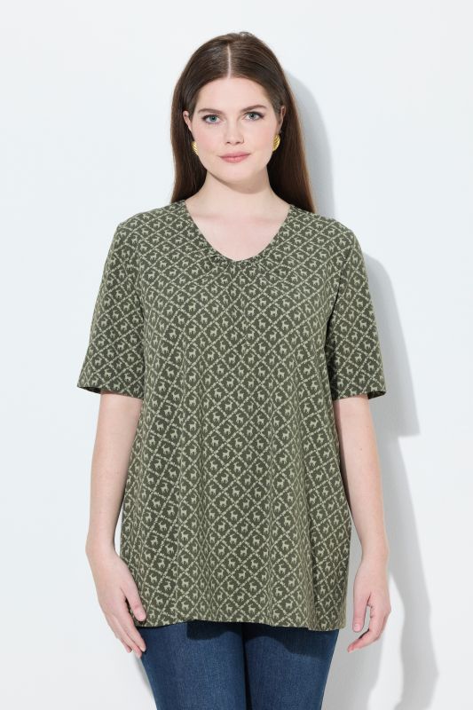 Traditional Print Short Sleeve V-Neck Tee