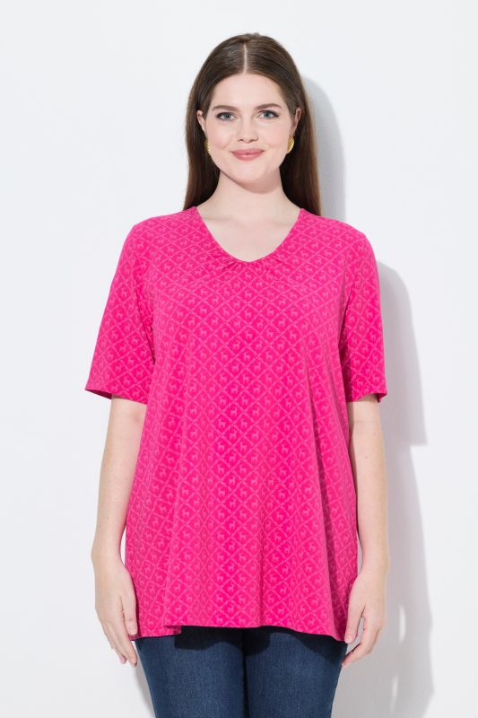 Traditional Print Short Sleeve V-Neck Tee