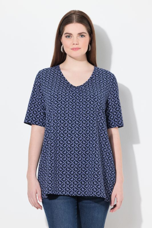 Traditional Print Short Sleeve V-Neck Tee