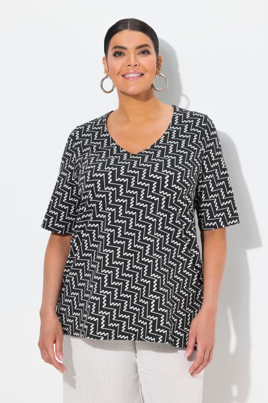 Zigzag Print Short Sleeve V-Neck Tee