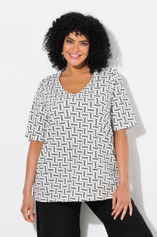 Zigzag Print Short Sleeve V-Neck Tee