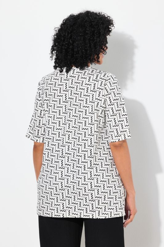 Zigzag Print Short Sleeve V-Neck Tee