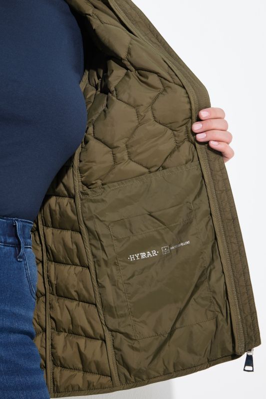 HYPRAR Lightweight Quilted Water-Repellent Jacket