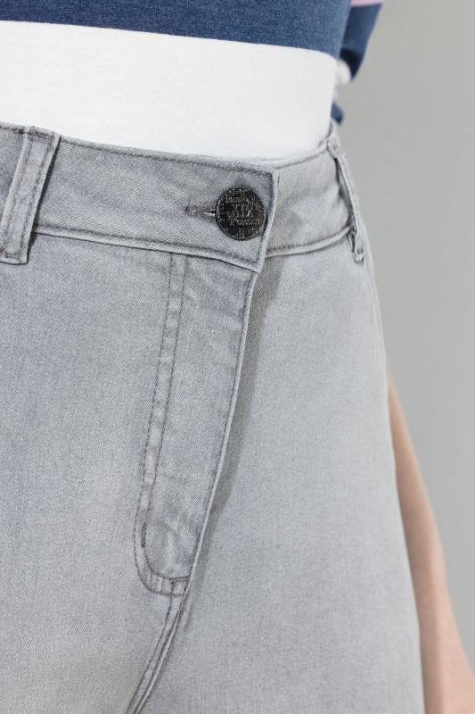 Embroidered Wide Leg Fringed Hem Jeans