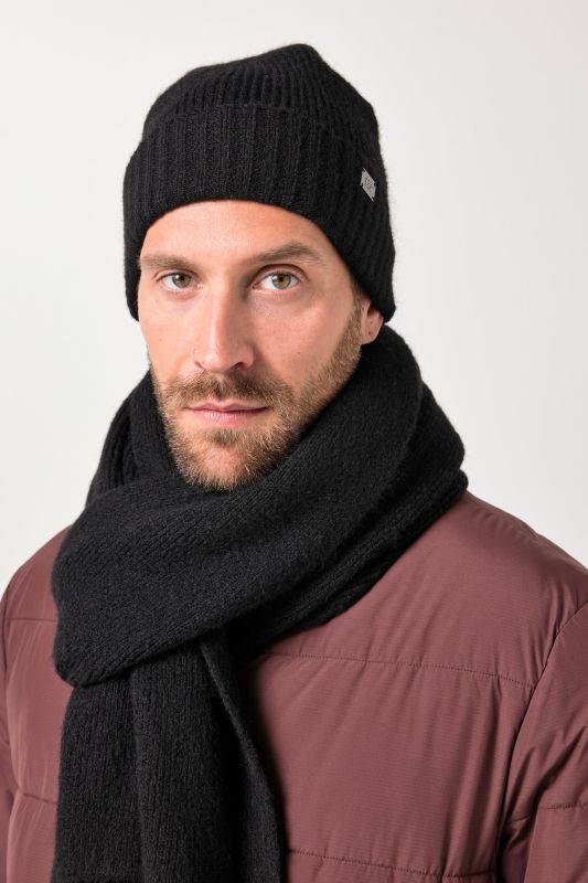 Knitted scarf