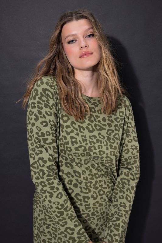Long-sleeved shirts