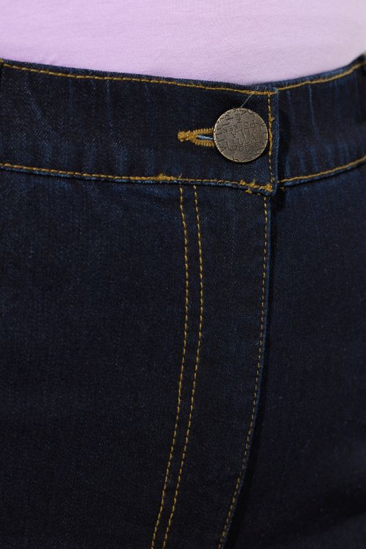 Stretch Fit Jeans