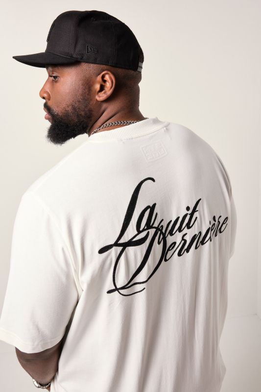 STHUGE T-shirt