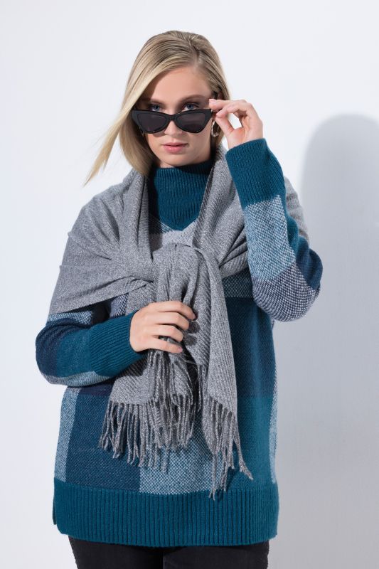 Ribbed Knit Fringed Hem Scarf