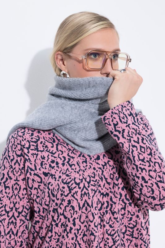 Ribbed Knit Scarf