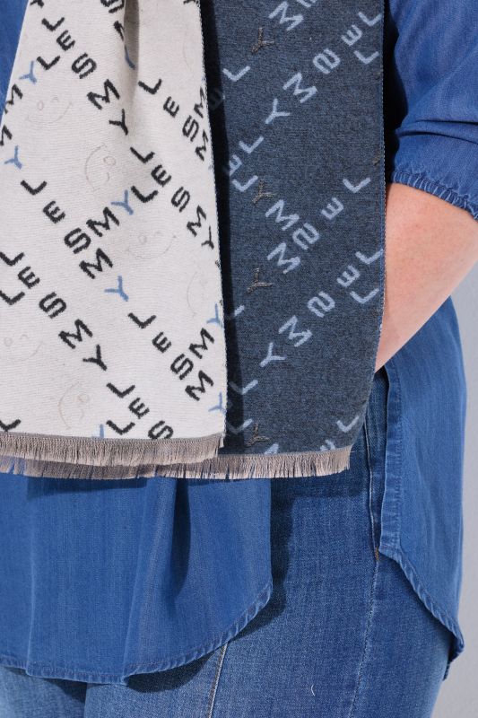 SMYLE Reversible Scarf