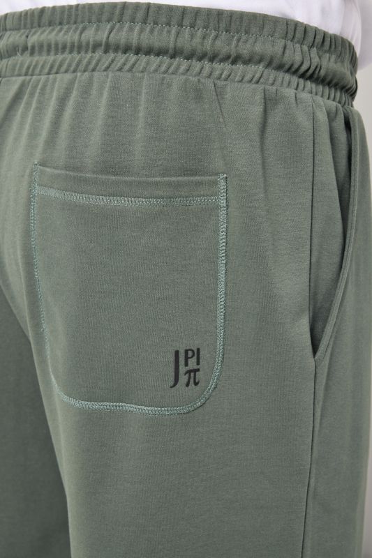 Бермуди спортни