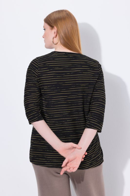 Тениска с бляскави вълни