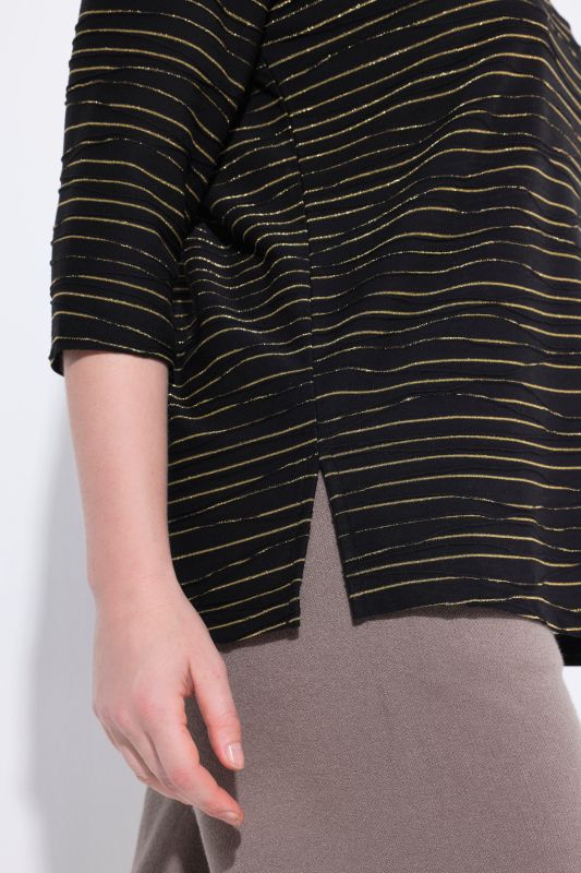 Тениска с бляскави вълни