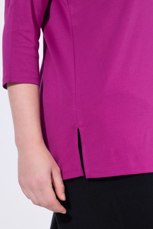 Тениска с декоративни камъчета