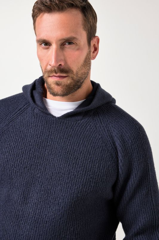 Пуловер с качулка