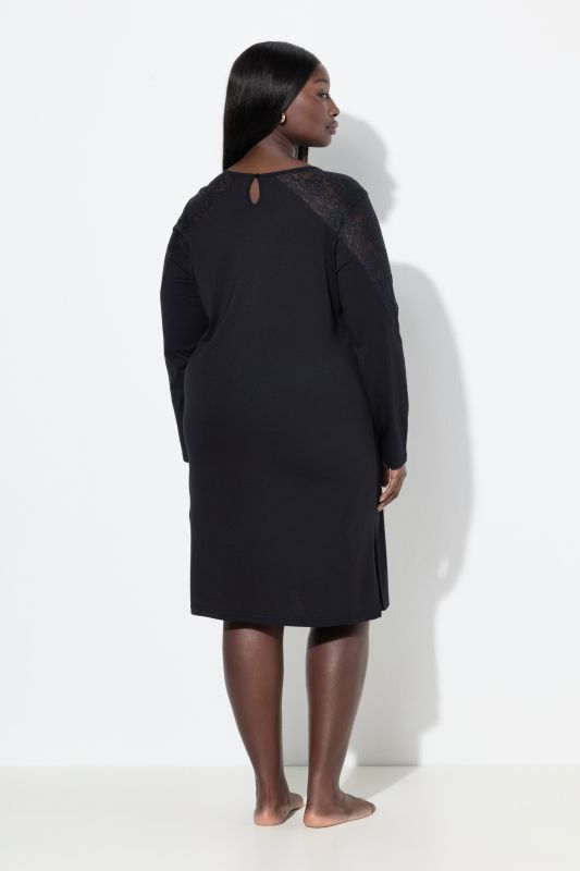 Нощница с дантела