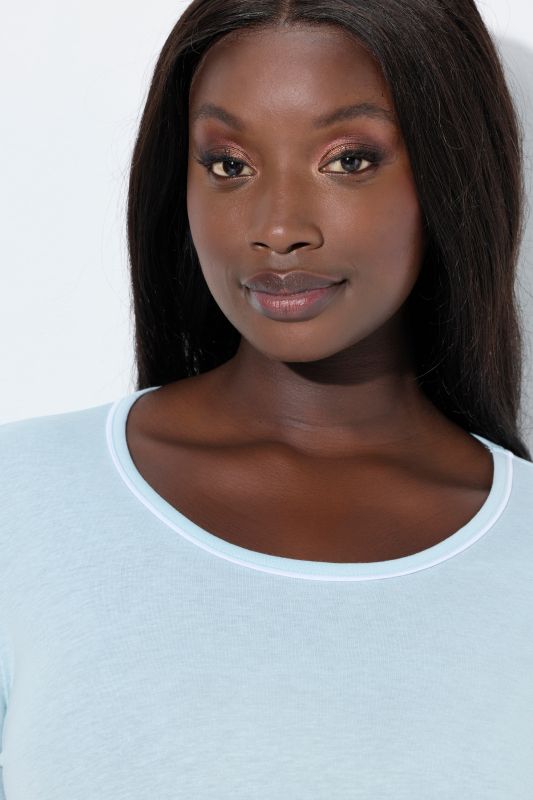 Нощница с дантелен мотив