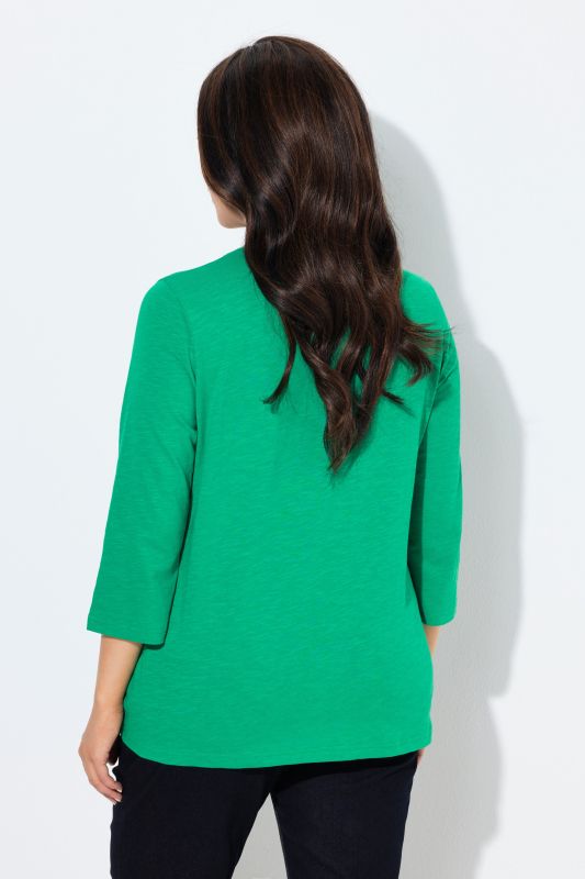 Тениска с графични мотиви