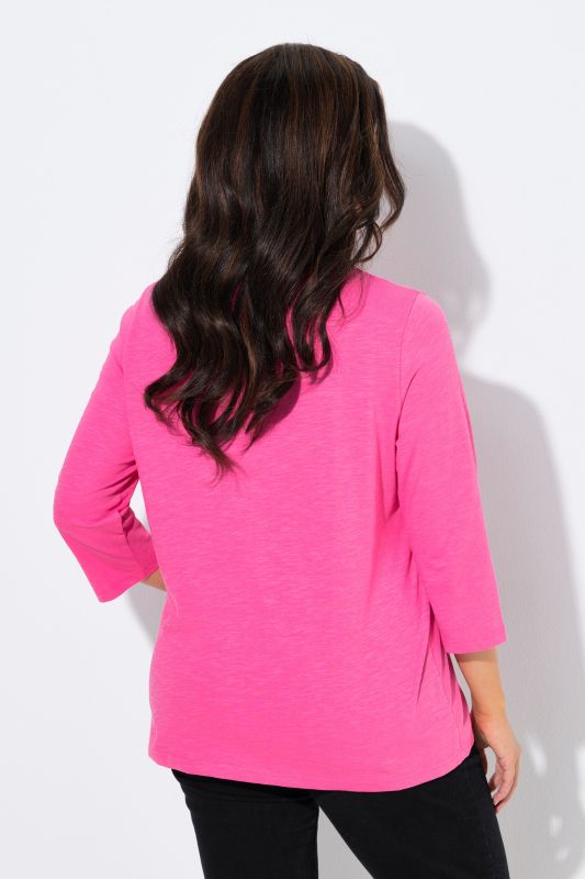 Тениска с графични мотиви