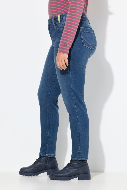 Slim Leg Stretch Fit Jeans