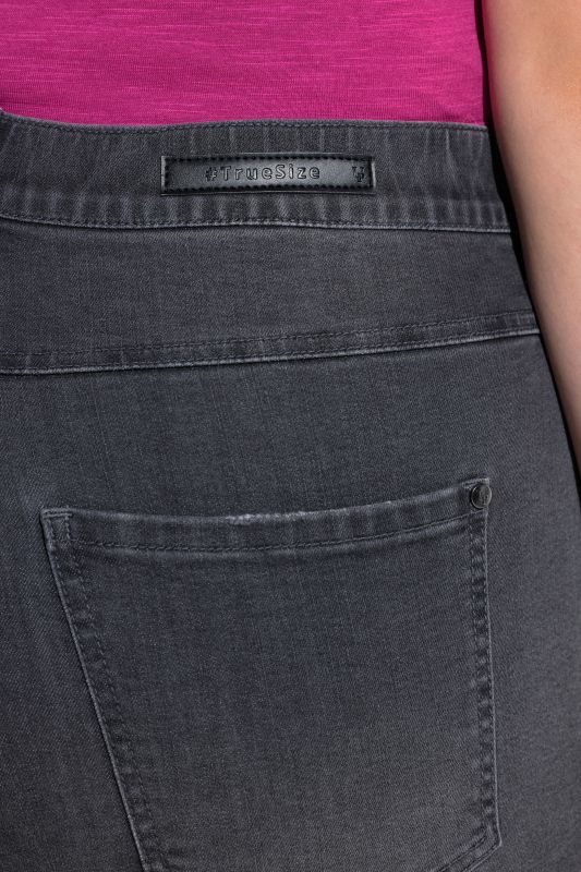 Дънки тип Boyfriend с цветя от камъчета