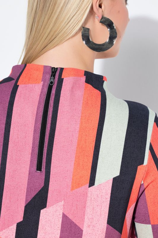 Рокля с графичен принт