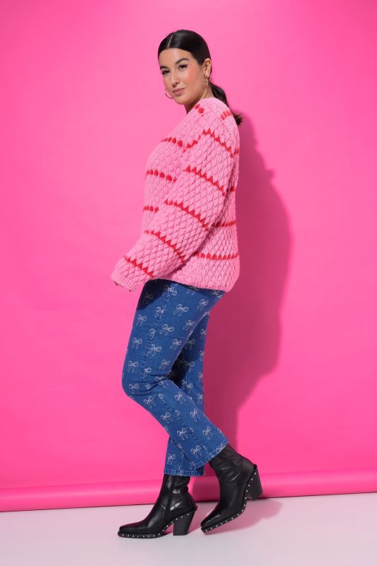 Дънки тип Mom с бродирани панделки