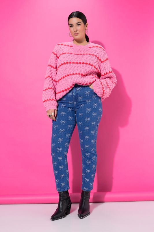 Дънки тип Mom с бродирани панделки