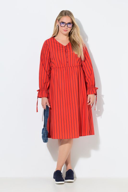 Рокля с райета и връзки