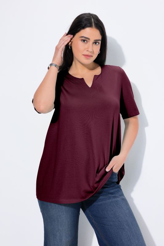Essential Notch Neck Stretch Tee