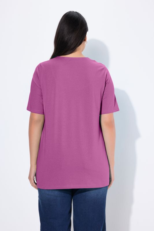 Essential Notch Neck Stretch Tee