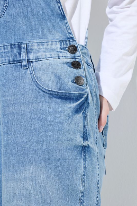 Дънки с рустик визия