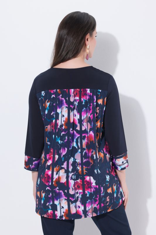 Border Print Stretch Knit Slinky Top