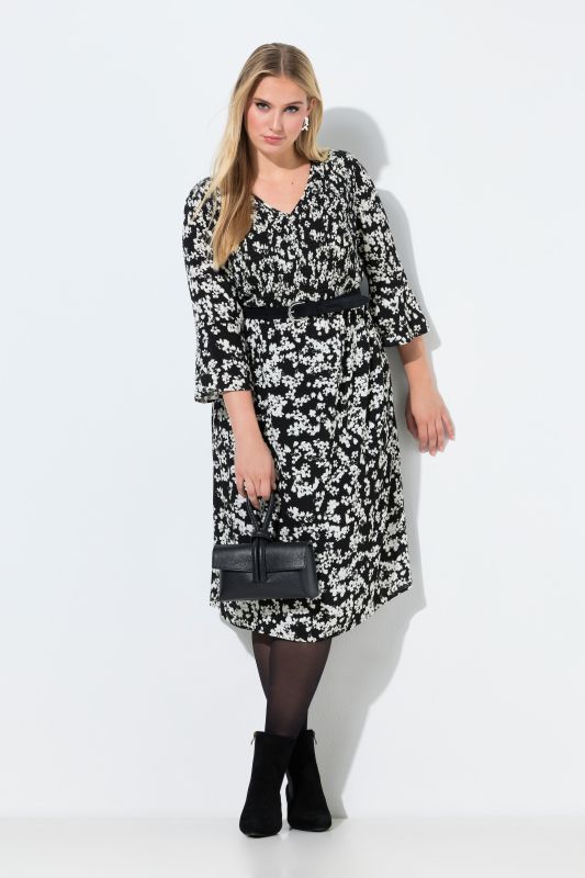 Рокля с принт на цветя