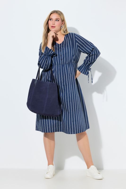 Рокля с райета и връзки