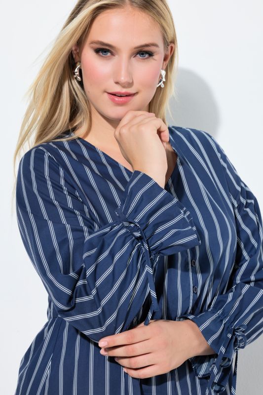 Рокля с райета и връзки