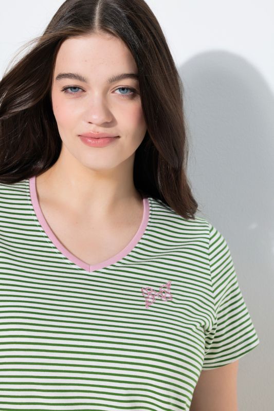 Тениска с райета и къси ръкави