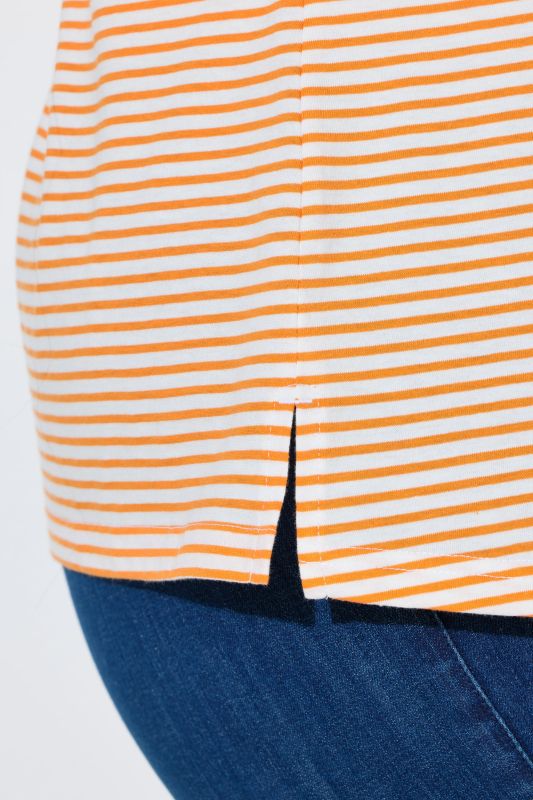 Тениска с райета и къси ръкави