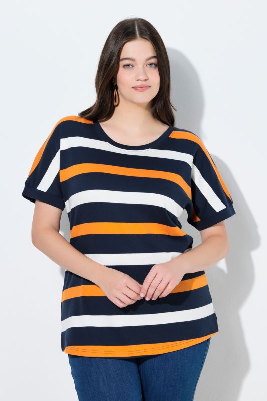 Пуловер с райета и къси ръкави