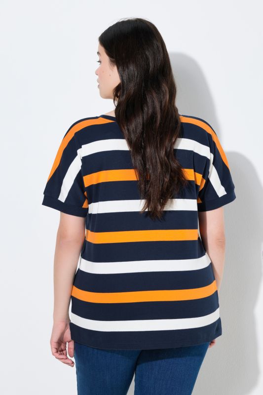 Пуловер с райета и къси ръкави