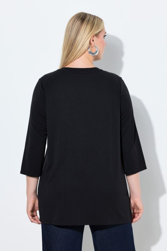 Тениска с цепка на деколтето