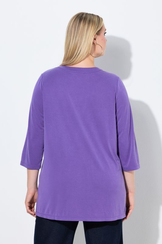 Тениска с цепка на деколтето