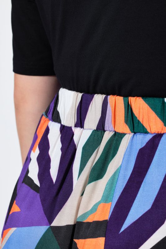 Пола с геометричен принт